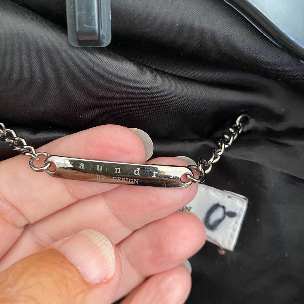 Laundry by Design Puffer Jacket. Size Large. Black. Has front pockets. - Picture 3 of 7